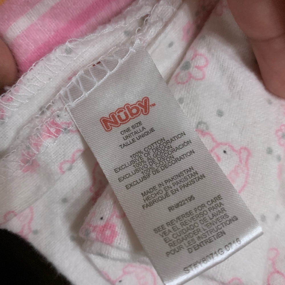 5 Swaddle Blankets - Picture 3 of 4